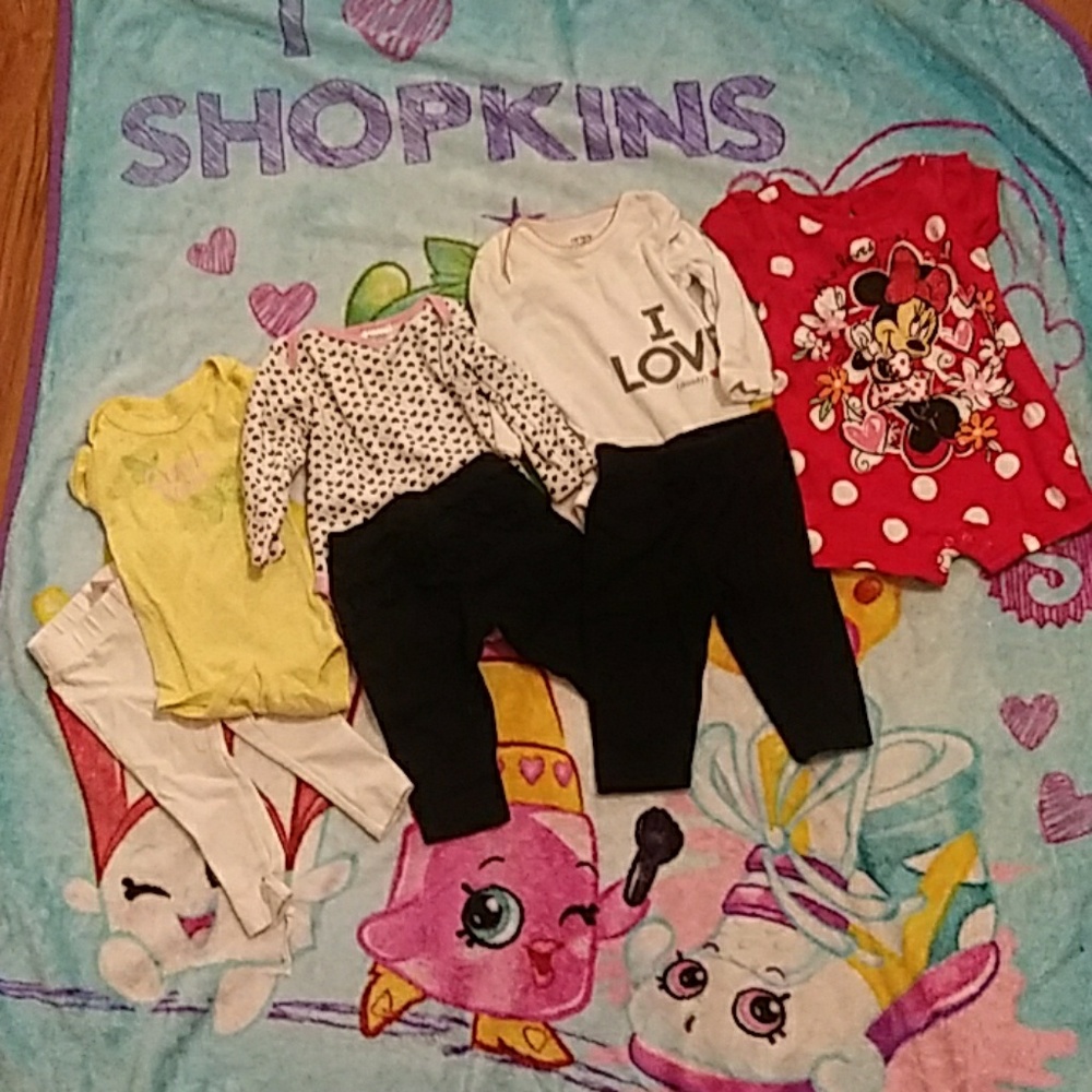 Bundle of 14 baby girls outfits. 0-3m